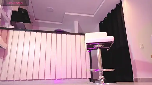 Snapshot of tatiana_10 chatting on April 11, 2026, 3:44 am tatiana 10 online show from April 11, 2026, 3:44 am