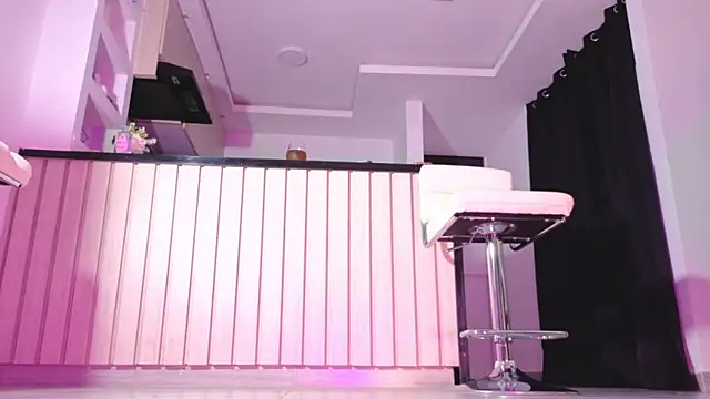 Snapshot of tatiana_10 chatting on April 16, 2026, 5:41 am tatiana 10 online show from April 16, 2026, 5:41 am