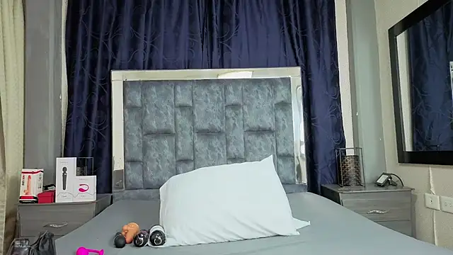 Effie cooper online show from October 3, 2025, 7:11 pm