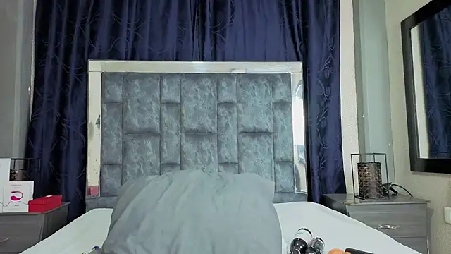 Effie cooper online show from October 15, 2025, 8:31 pm