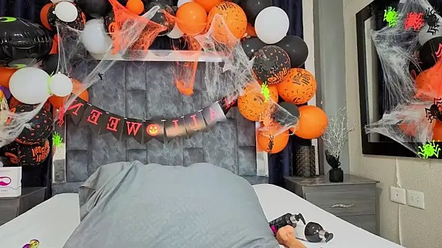 Effie cooper online show from October 27, 2025, 7:18 pm