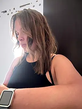 gynna kimera online show from September 24, 2025, 3:15 pm