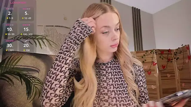 Snapshot of may_shy_ chatting on February 24, 2025, 10:25 pm may shy online show from February 24, 2025, 10:25 pm