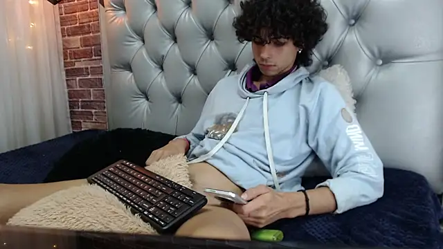 andres ocasio online show from March 11, 2025, 5:02 pm