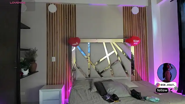 Snapshot of sweetviolet__ chatting on March 7, 2026, 12:35 pm sweetviolet online show from March 7, 2026, 12:35 pm