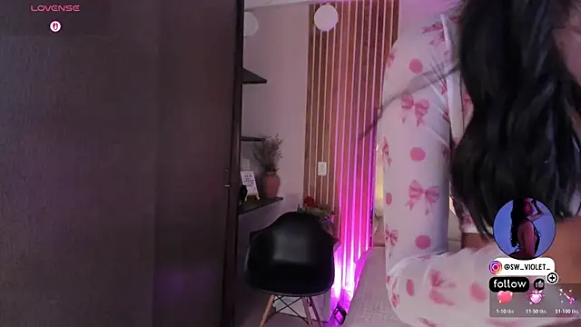 Snapshot of sweetviolet__ chatting on April 12, 2026, 12:32 pm sweetviolet online show from April 12, 2026, 12:32 pm