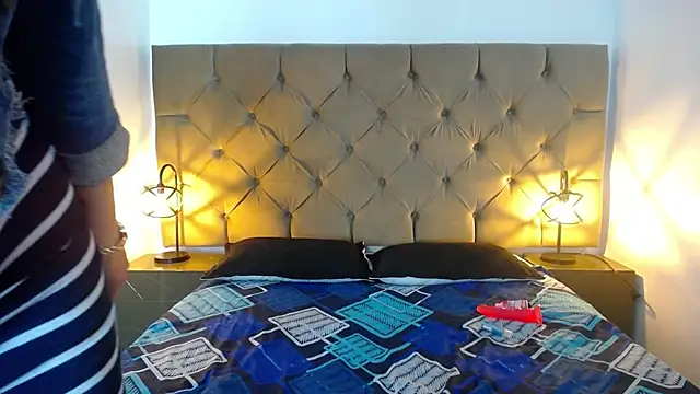 laura hotties online show from March 21, 2025, 12:50 pm