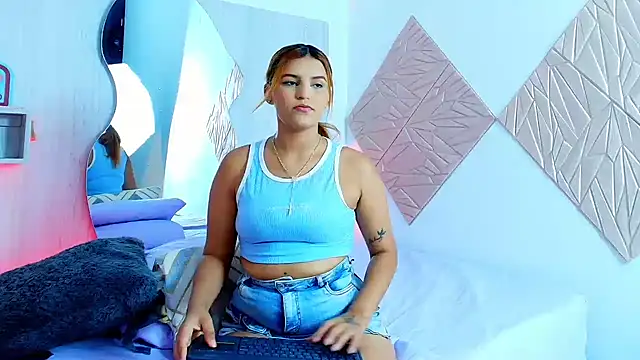 ZaraRousse online show from September 27, 2025, 3:33 am