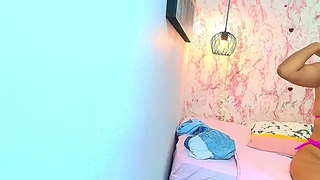 ZaraRousse online show from September 28, 2025, 3:23 am