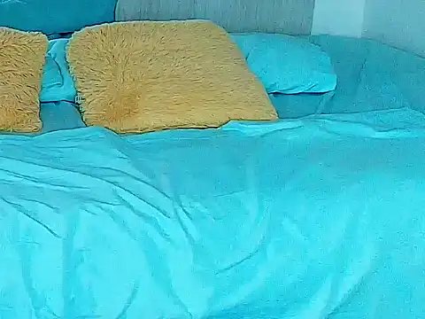 ZaraRousse online show from January 11, 2026, 3:44 am