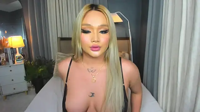 KylieSonique online show from March 15, 2025, 8:58 am