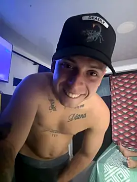 Cristopher1112 online show from November 9, 2025, 3:49 am