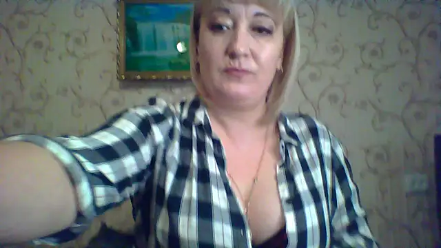 ArielXLoveresss online show from March 19, 2025, 7:40 am