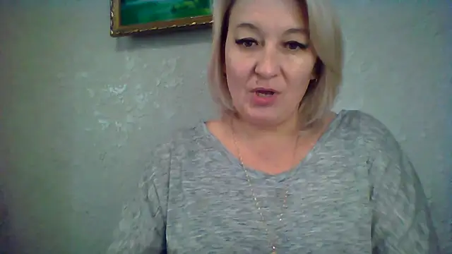 ArielXLoveresss online show from October 17, 2025, 1:03 pm