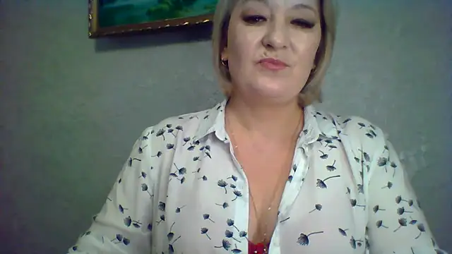 Snapshot of ArielXLoveresss chatting on November 22, 2025, 8:24 am ArielXLoveresss online show from November 22, 2025, 8:24 am