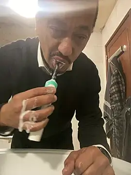 rogerdik76 online show from January 14, 2026, 6:30 am