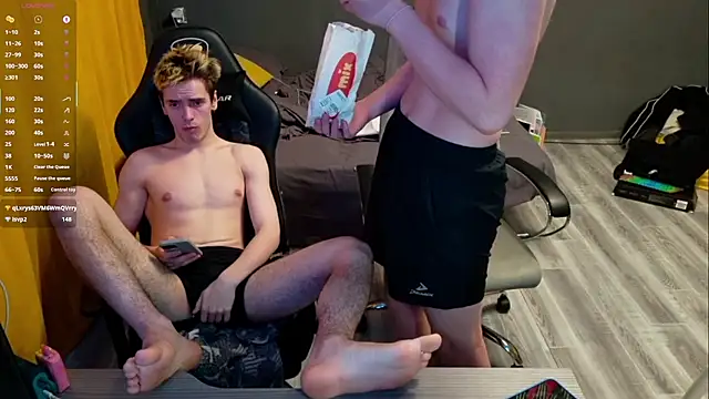 Snapshot of TaylerSigma chatting on February 27, 2025, 2:43 pm TaylerSigma online show from February 27, 2025, 2:43 pm