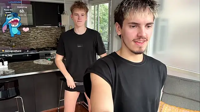 Snapshot of TaylerSigma chatting on November 9, 2025, 8:29 pm TaylerSigma online show from November 9, 2025, 8:29 pm