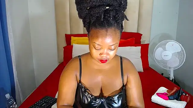 SEXYASSTINAXXX online show from February 18, 2026, 5:25 am