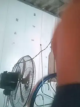 cachondo93 online show from November 7, 2025, 6:41 pm