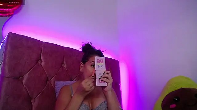Snapshot of VIVIANA_MZ chatting on March 6, 2025, 6:26 pm VIVIANA MZ online show from March 6, 2025, 6:26 pm