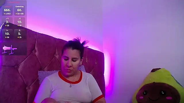 Snapshot of VIVIANA_MZ chatting on March 12, 2025, 6:33 pm VIVIANA MZ online show from March 12, 2025, 6:33 pm