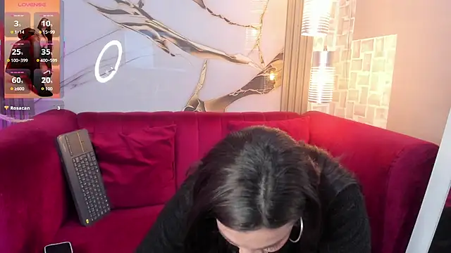 Bella williamss  online show from November 6, 2025, 7:48 pm