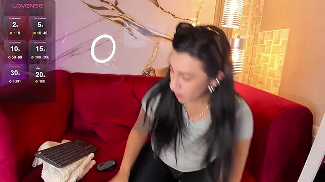 Bella williamss  online show from November 12, 2025, 7:35 pm