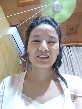 Snapshot of Dewbunn chatting on September 28, 2025, 11:37 am Dewbunn online show from September 28, 2025, 11:37 am