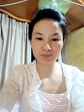 Snapshot of Dewbunn chatting on October 12, 2025, 10:58 am Dewbunn online show from October 12, 2025, 10:58 am