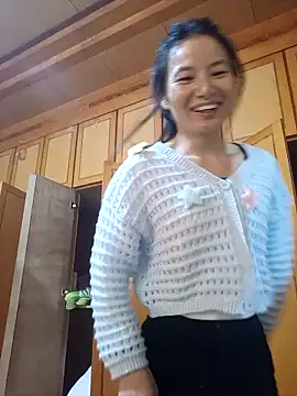 Snapshot of Dewbunn chatting on December 1, 2025, 1:43 am Dewbunn online show from December 1, 2025, 1:43 am