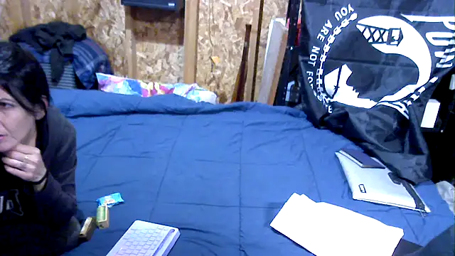 SillyRabbitz online show from November 6, 2025, 3:07 am