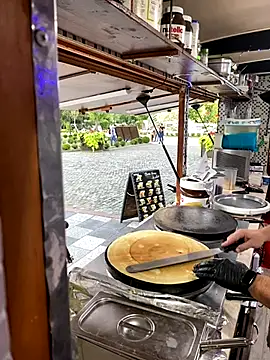 Snapshot of Mike8523 chatting on September 16, 2025, 3:13 pm Mike8523 online show from September 16, 2025, 3:13 pm