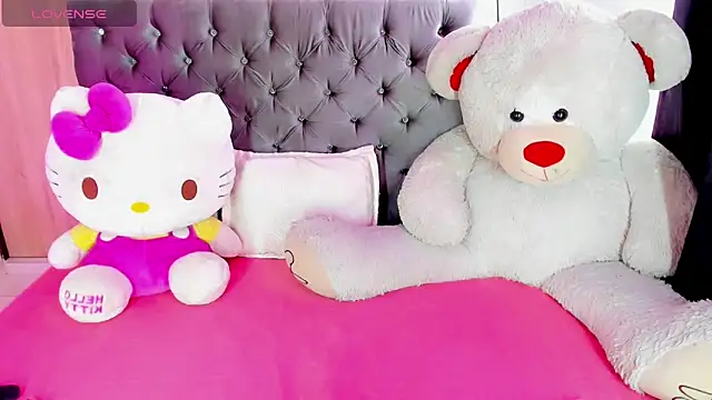 Julie Lovelyx1 online show from March 20, 2025, 1:15 pm