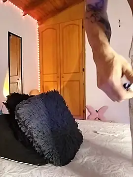 morenosiam online show from December 17, 2025, 1:55 am