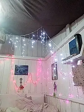 Fellyna online show from September 14, 2025, 9:14 pm