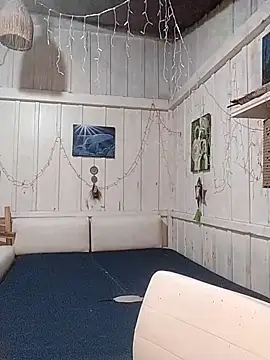 Fellyna online show from September 15, 2025, 4:40 pm