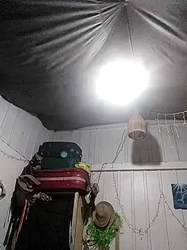 Fellyna online show from September 16, 2025, 4:52 pm