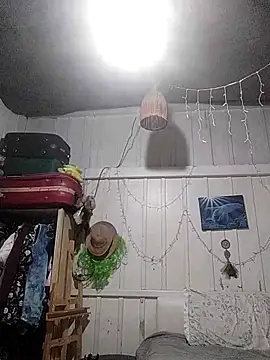 Fellyna online show from September 18, 2025, 3:03 pm