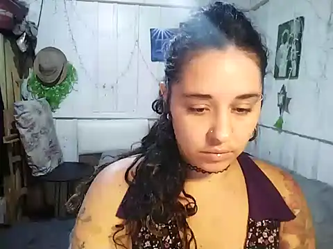 Fellyna online show from September 25, 2025, 4:43 pm