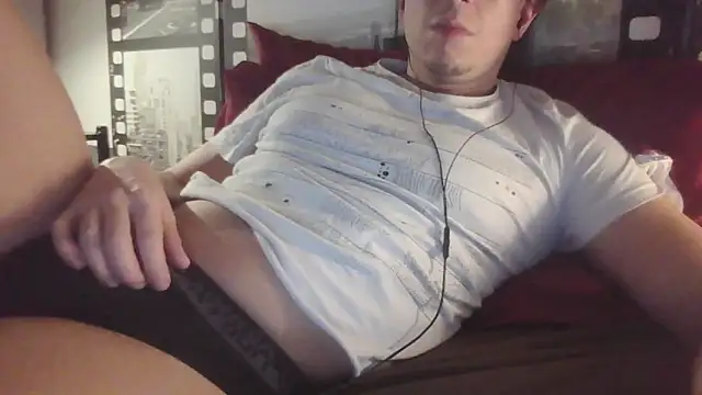 Introlatino88 online show from March 12, 2025, 11:33 pm