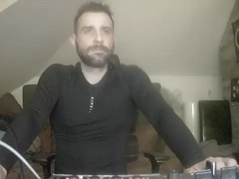 gryzoon online show from February 17, 2026, 1:13 am