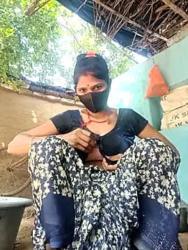 Snapshot of Chhavi_Chadha chatting on November 3, 2025, 6:03 am Chhavi Chadha online show from November 3, 2025, 6:03 am