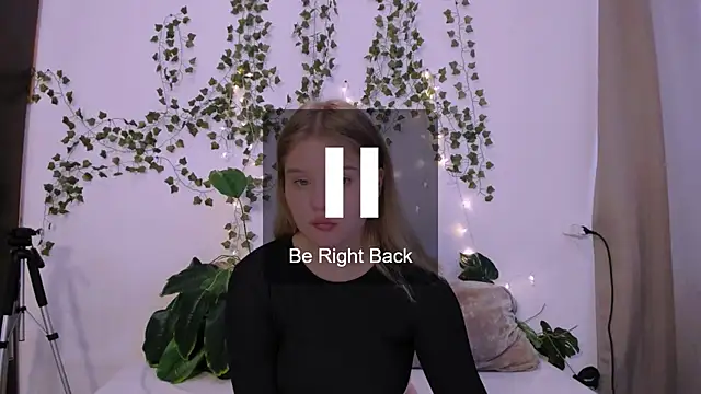 LaseyMoon online show from March 17, 2025, 4:08 am