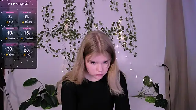 LaseyMoon online show from March 20, 2025, 1:13 am