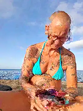 Emma Milf25 online show from June 22, 2026, 7:27 am