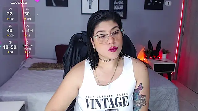 Veronika metal online show from March 3, 2025, 6:44 pm