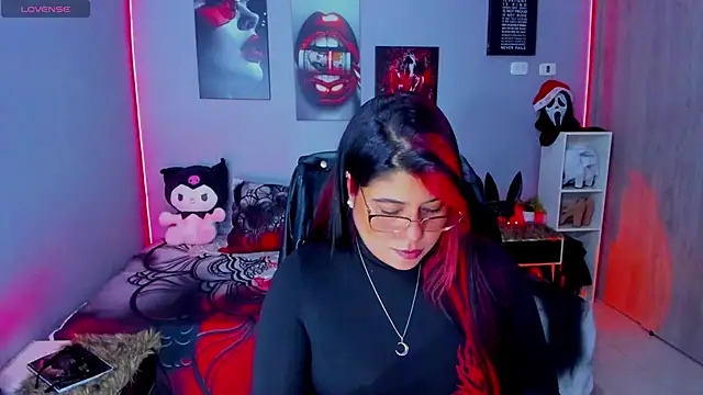 Snapshot of Veronika_metal chatting on November 26, 2025, 8:43 pm Veronika metal online show from November 26, 2025, 8:43 pm