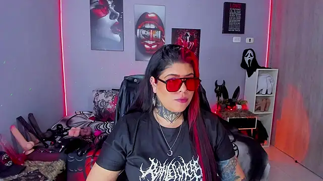 Snapshot of Veronika_metal chatting on December 13, 2025, 9:31 pm Veronika metal online show from December 13, 2025, 9:31 pm