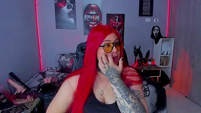 Snapshot of Veronika_metal chatting on December 19, 2025, 8:16 pm Veronika metal online show from December 19, 2025, 8:16 pm